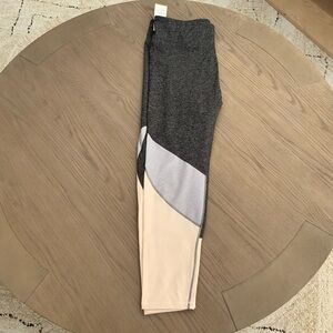 Plus size High-Waisted Elevate 7/8-Length Color-Block Leggings for Women